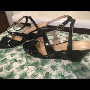 Liz Claiborne black shiny leather heeled sandles